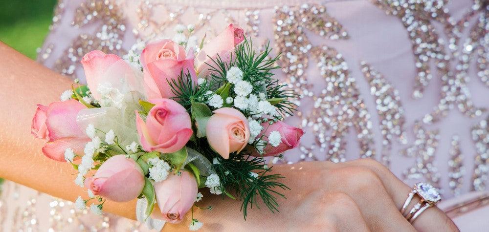 How to Become a Leader in the Floral Industry: Unique Corsage Ideas to Set You Apart from the Competition