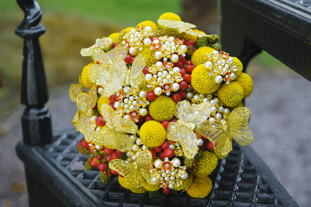 Flower Brooch Pin - Gold and Cream (4cm Diameter with 15cm Pin)