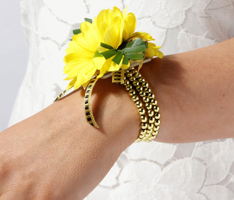 Delicate Corsage Bracelet - Gold (6cm Diameter)